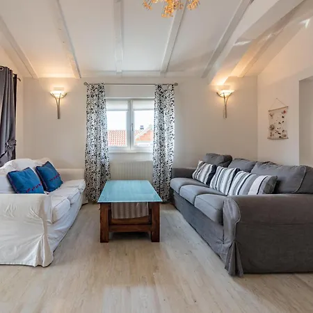 2 Bedroom Awesome In *