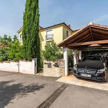 2 Bedroom Gorgeous In Zadar