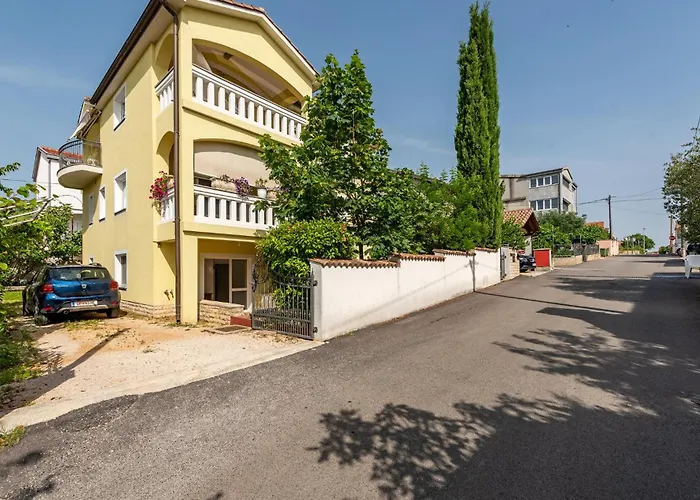 2 Bedroom Gorgeous In *